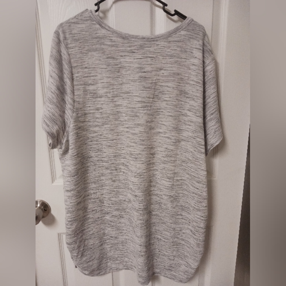 Lane Bryant top size 22/24 - Picture 2 of 3